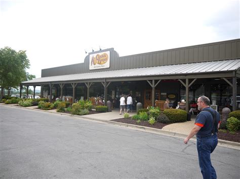 cracker barrel mo